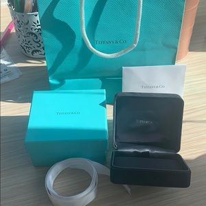 Reserved Tiffany set.